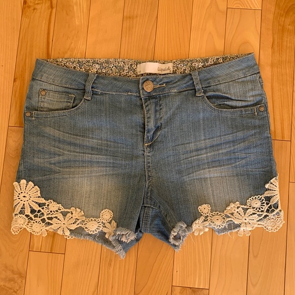 American Eagle Outfitters Pants - Liquid X Crochet Jeans Shorts (size 9/10)